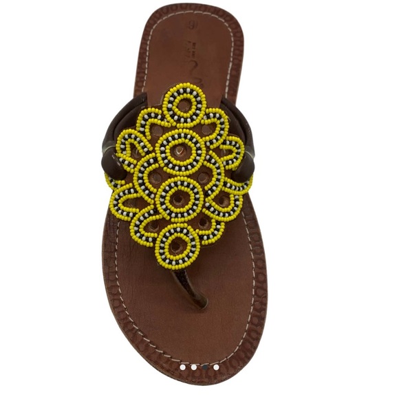 The “Bee’s Knees” Sandal - Picture 2 of 3